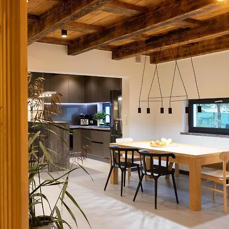 Nowoczesny Dom Nad Jeziorem Zarybinek-mazury Rybno, Z Wlasnym Dostepem Do Linii Brzegowej Oraz Lodka *