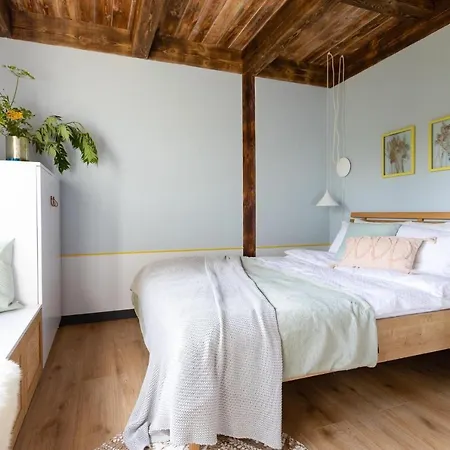 Villa Mazury Lakeside Retreat: Modern With Private Shore Access